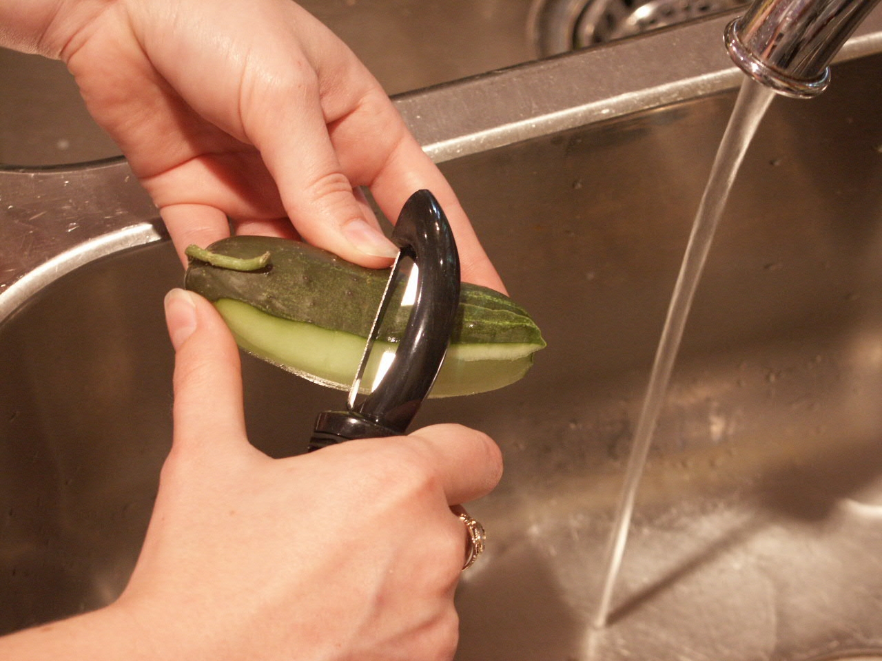 image | Walter Reeves: The Georgia Gardener peel from the blossom end to the stem end